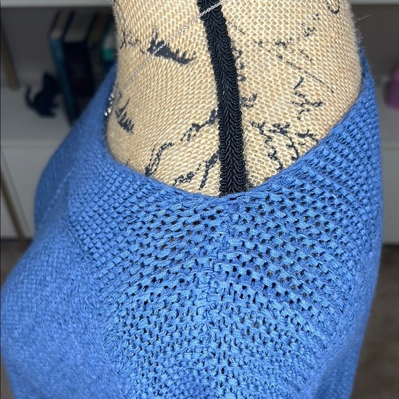 Cable & Gauge Women's Sleeveless Sweater - Picture 4 of 7